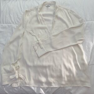 Express Cream Blouse with Elegant Details